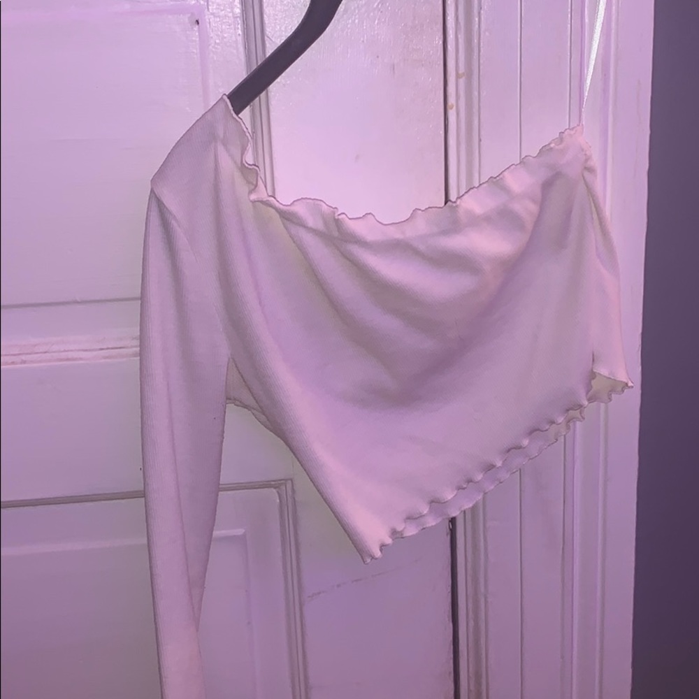 Super cute one arm crop top!
